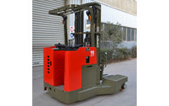 四向前移式叉车